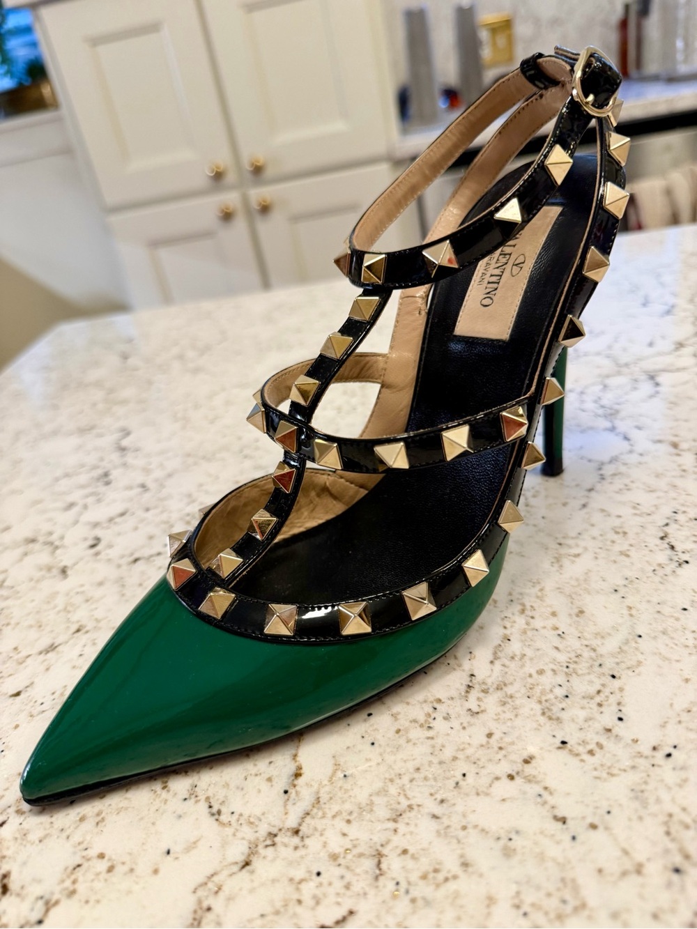 Rare! Valentino Rockstud Pointed-Toe Slingback Pumps in Green - Picture 3 of 13